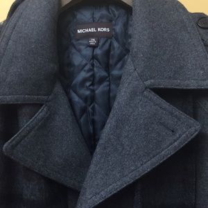 Men’s Overcoat with scarf, size 2XL.